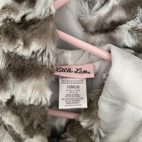 Little Lass, 12 mo, Faux fur, hooded vest - Picture 3 of 4